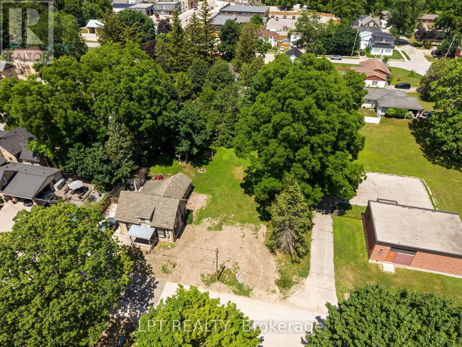 224 Roskeen Street, North Middlesex, Ontario  N0M 2K0 - Photo 15 - X13558868