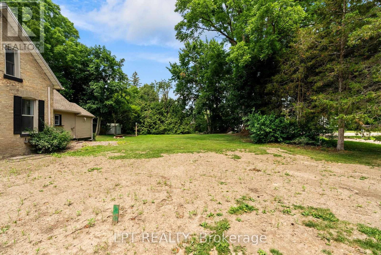 224 Roskeen Street, North Middlesex, Ontario  N0M 2K0 - Photo 17 - X13558868