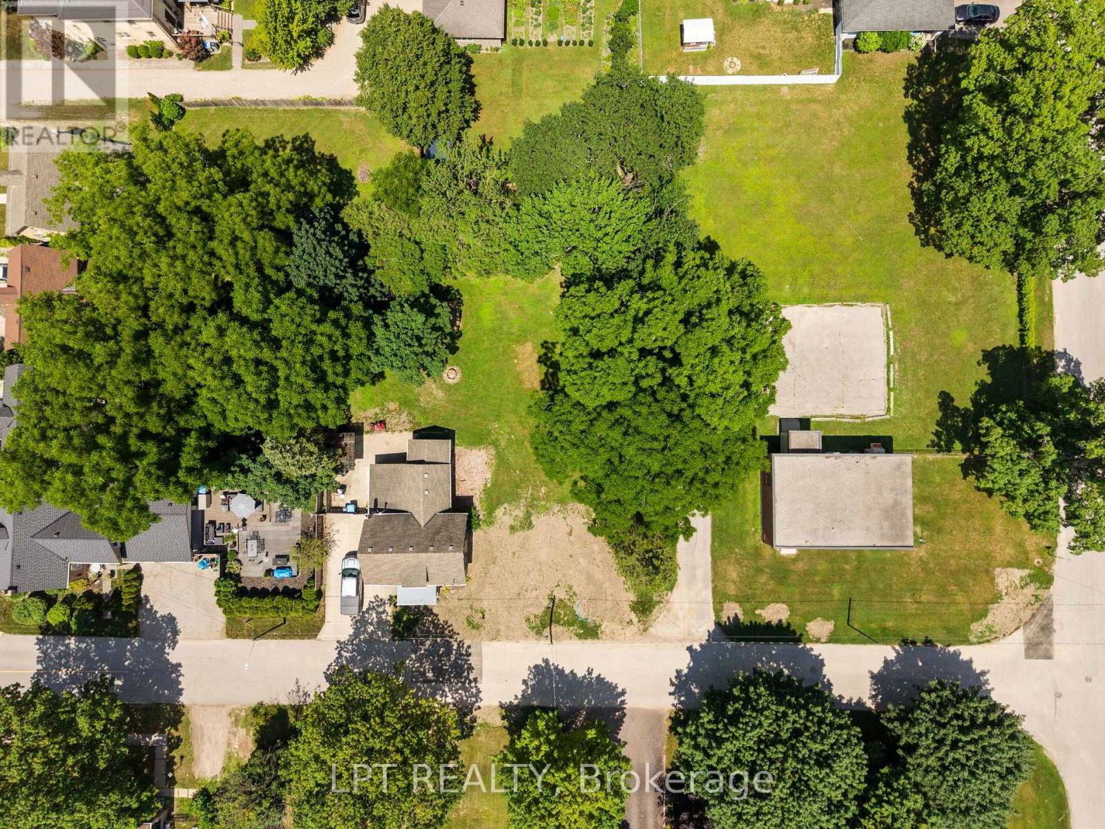 224 Roskeen Street, North Middlesex, Ontario  N0M 2K0 - Photo 8 - X13558868