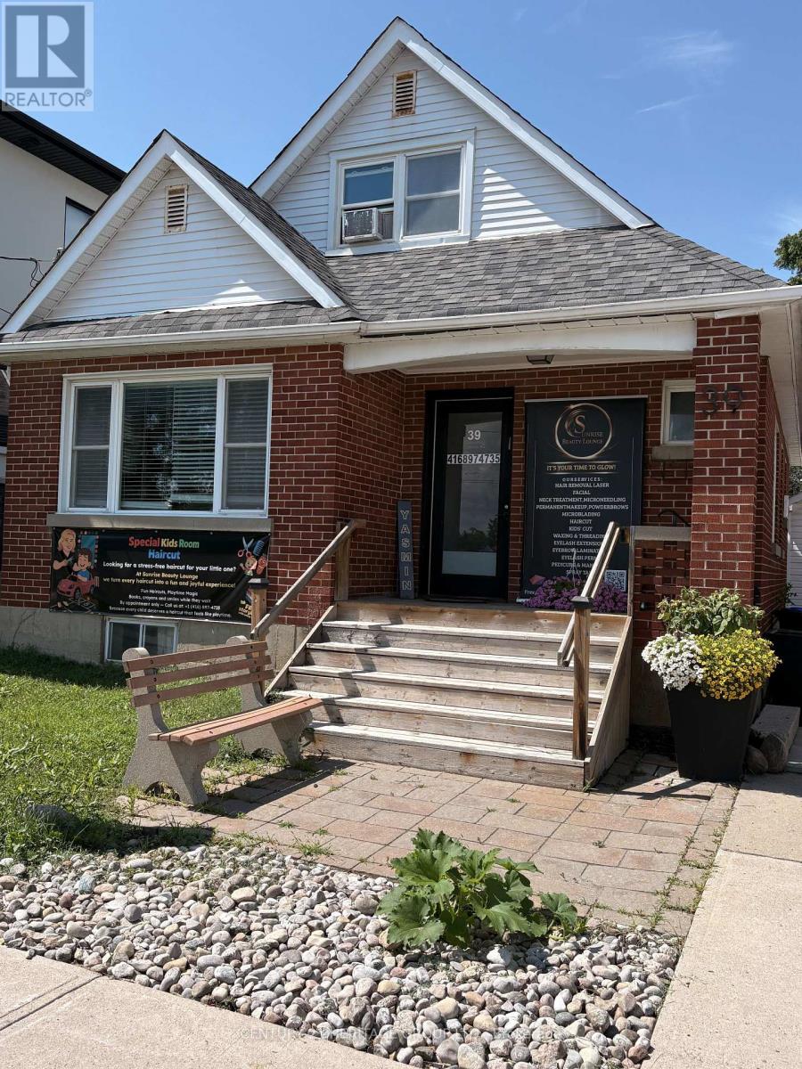 39 JOHN STREET, Bradford West Gwillimbury, Ontario