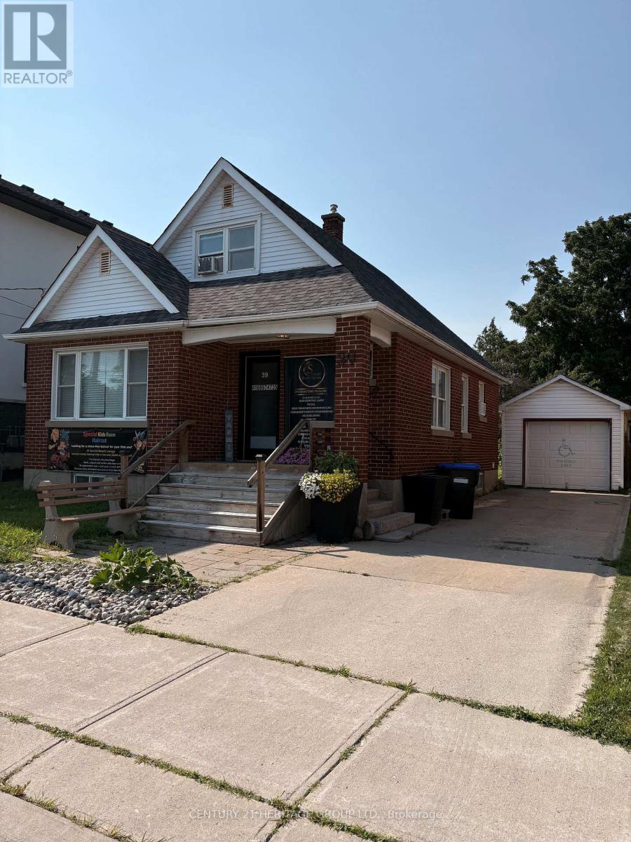 39 John Street, Bradford West Gwillimbury, Ontario  L3Z 0B4 - Photo 2 - N13556448