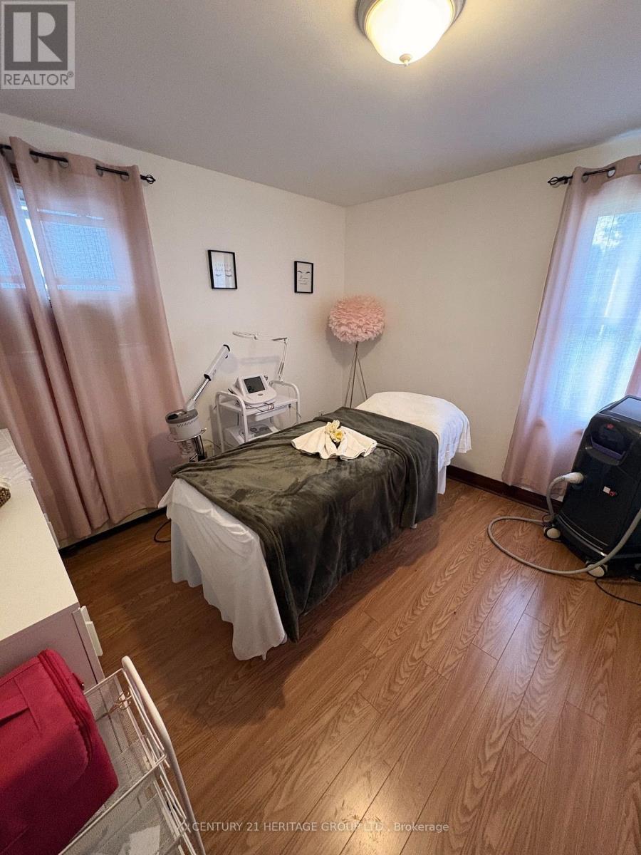 39 John Street, Bradford West Gwillimbury, Ontario  L3Z 0B4 - Photo 6 - N13556448