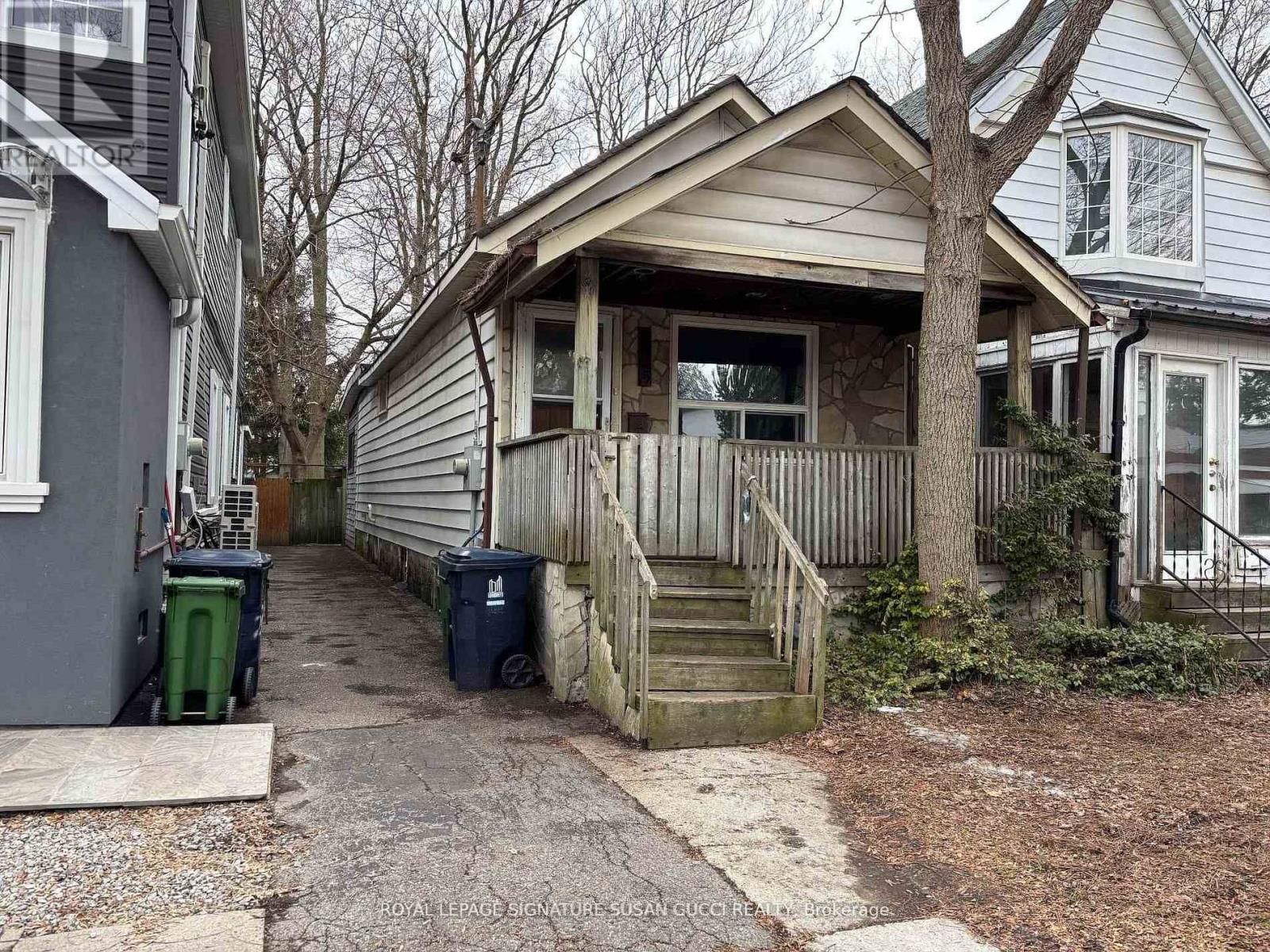 215 GOWAN AVENUE, Toronto (Danforth Village-East York)