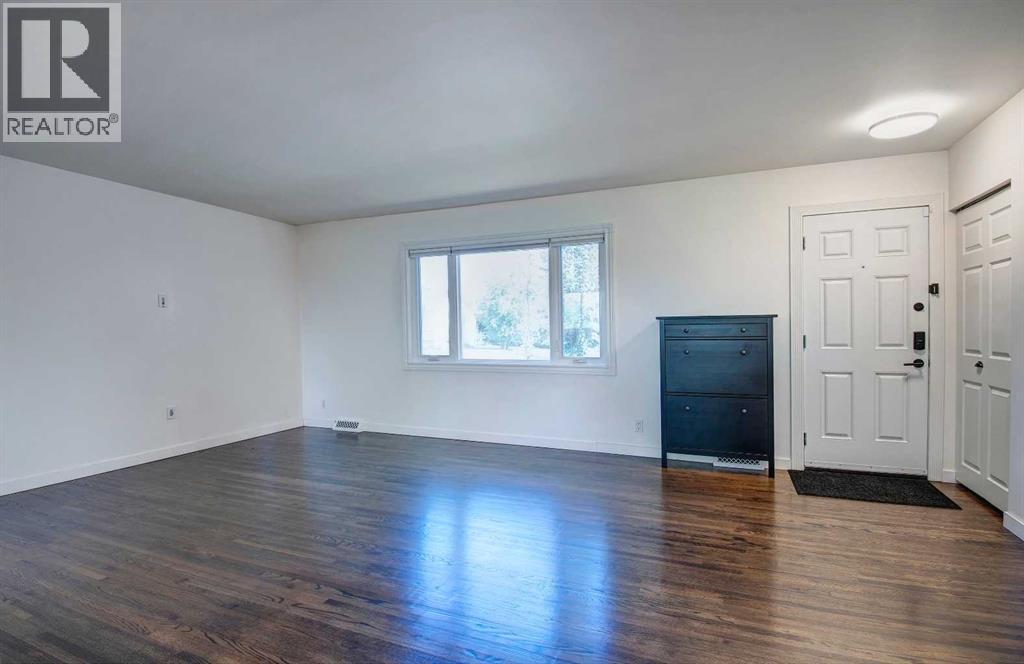 4319 Greenview Drive NE, Calgary, Alberta  T2E 5R3 - Photo 10 - A2324180