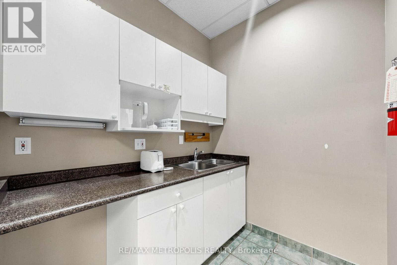 13 - 6991 Millcreek Drive, Mississauga, Ontario  L5N 6B9 - Photo 9 - W13558830