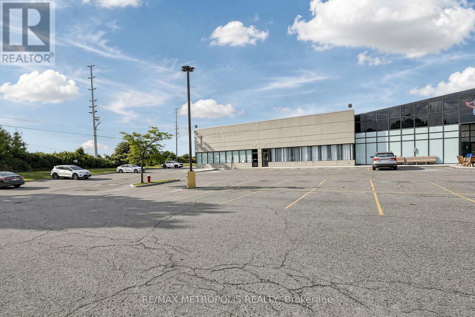 13 - 6991 Millcreek Drive, Mississauga, Ontario  L5N 6B9 - Photo 1 - W13558846