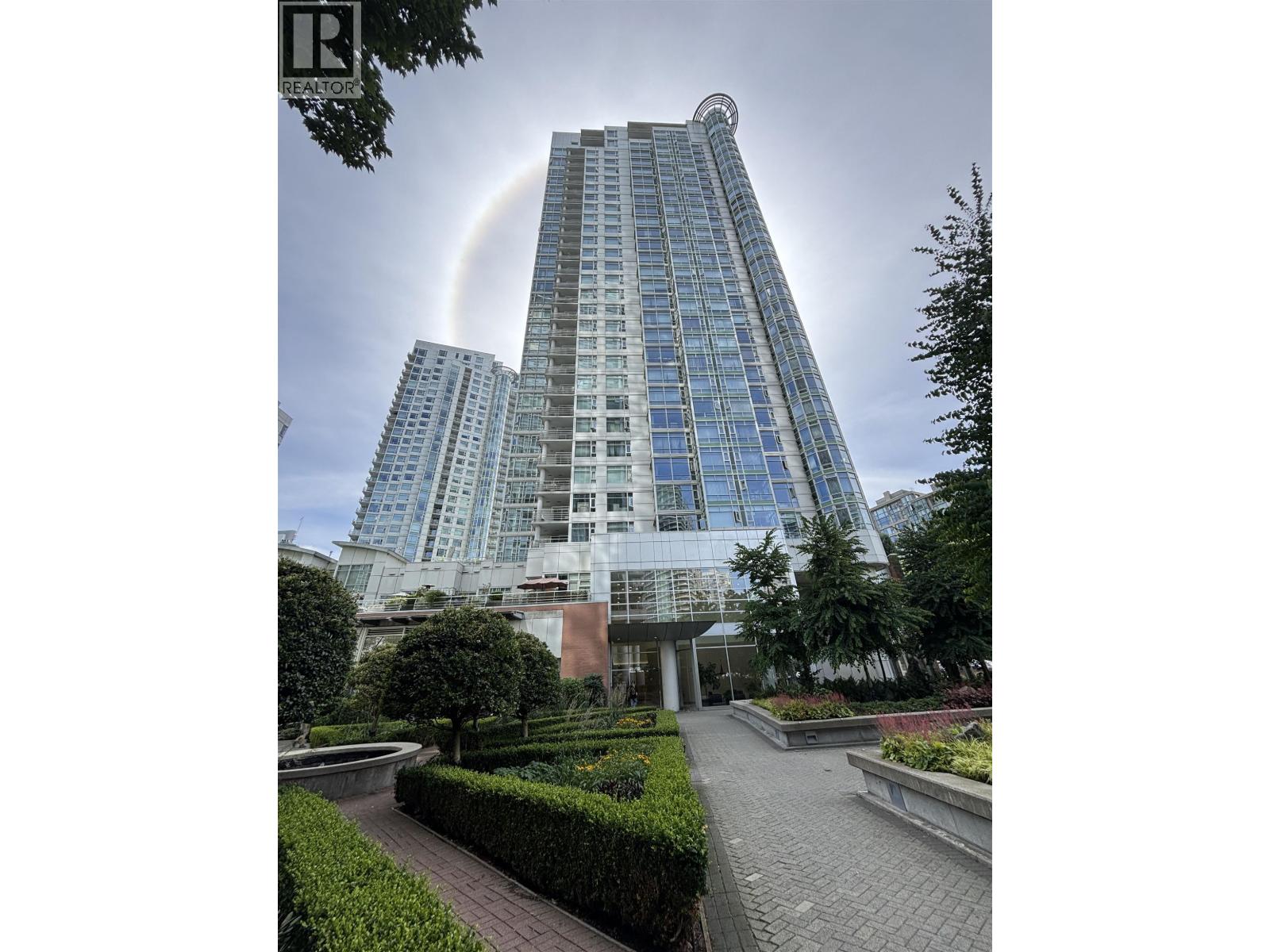 Xx1 198 Aquarius Mews, Vancouver, British Columbia  V6Z 2Y4 - Photo 2 - R3132074