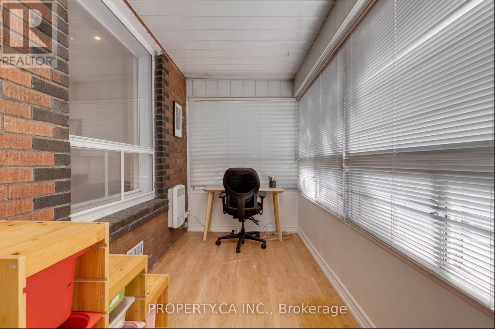 34 Ashbury Avenue, Toronto, Ontario  M6V 1V7 - Photo 11 - C13558924