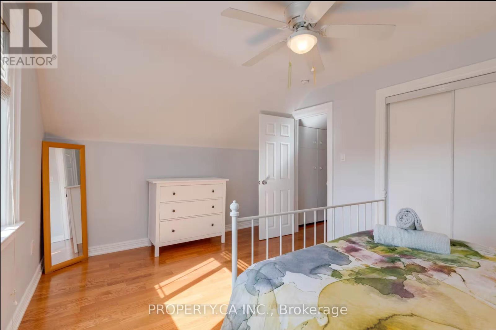 34 Ashbury Avenue, Toronto, Ontario  M6V 1V7 - Photo 13 - C13558924