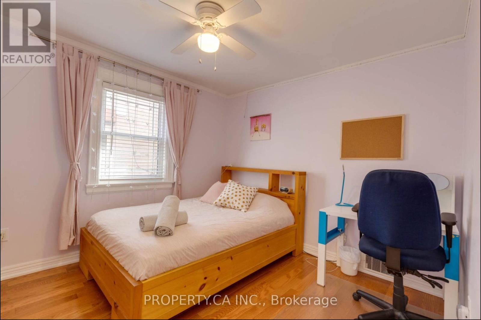 34 Ashbury Avenue, Toronto, Ontario  M6V 1V7 - Photo 14 - C13558924