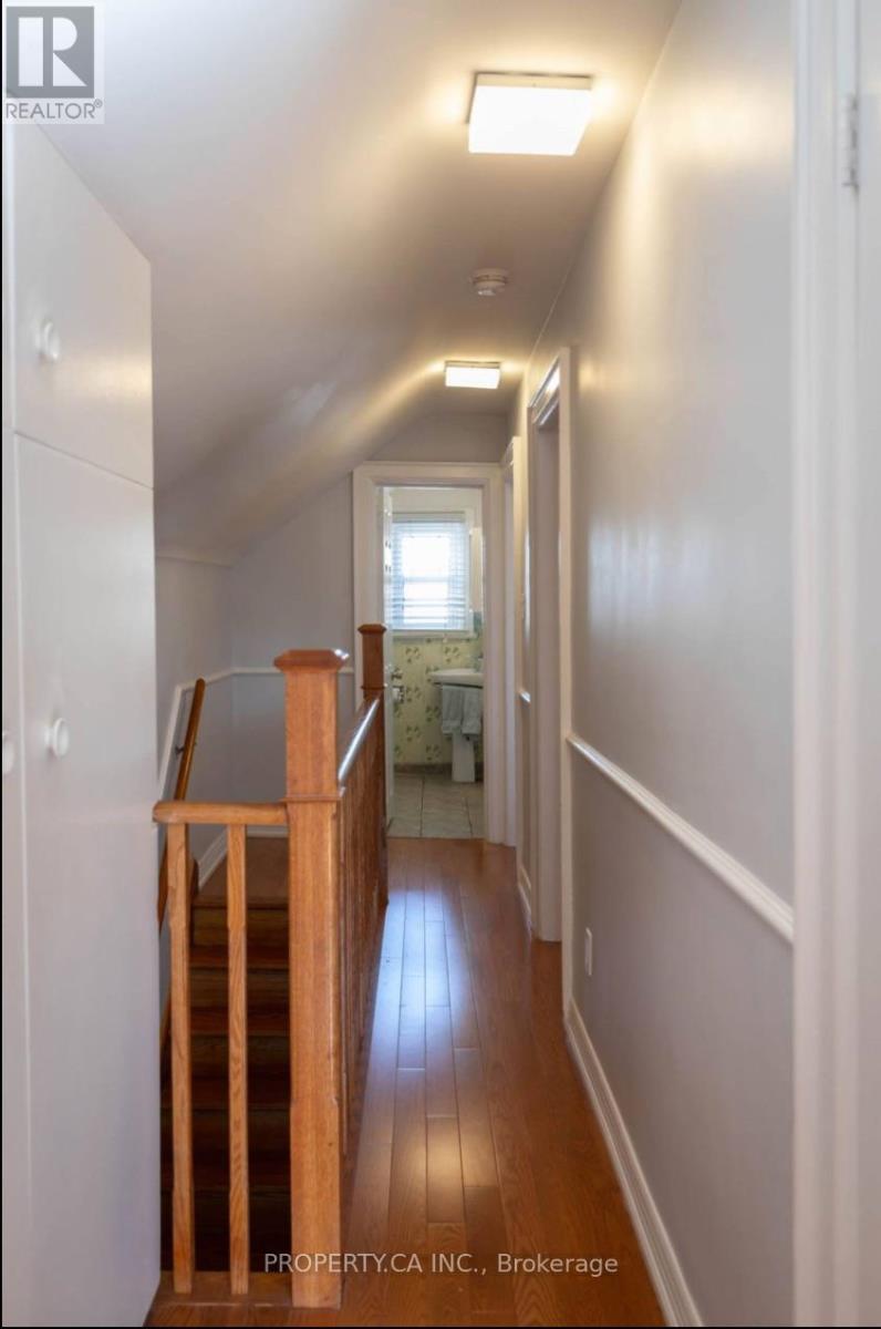 34 Ashbury Avenue, Toronto, Ontario  M6V 1V7 - Photo 17 - C13558924