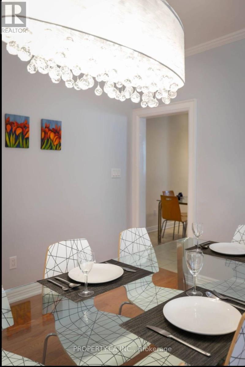 34 Ashbury Avenue, Toronto, Ontario  M6V 1V7 - Photo 5 - C13558924