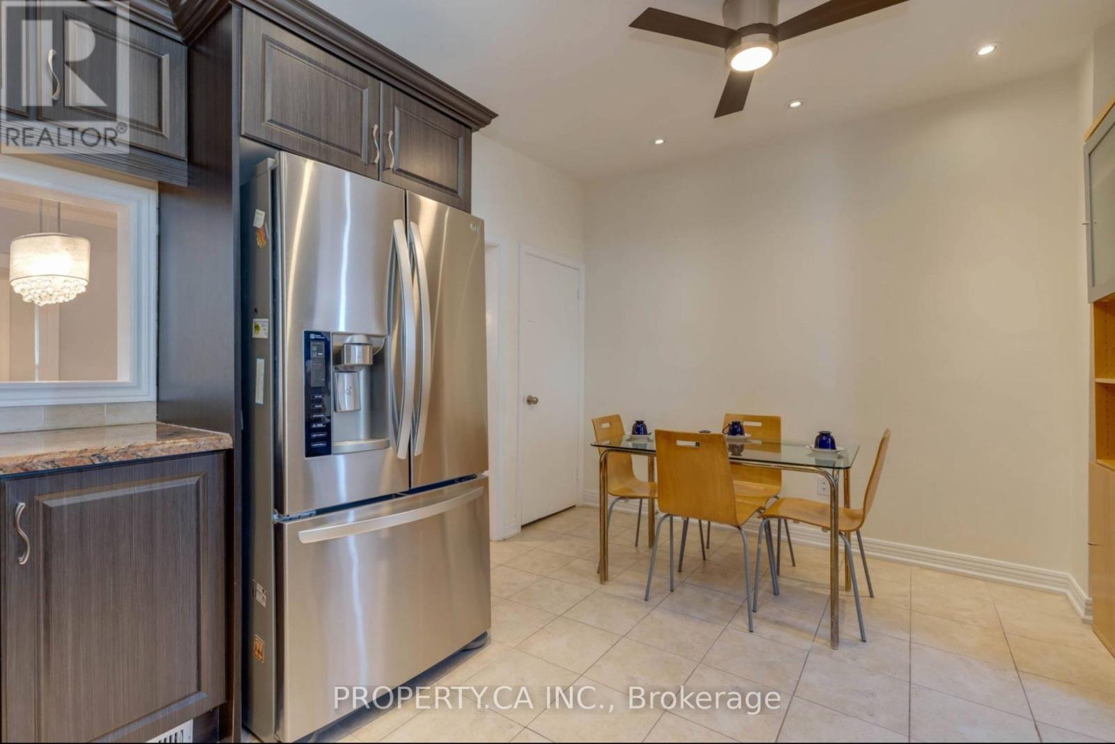34 Ashbury Avenue, Toronto, Ontario  M6V 1V7 - Photo 7 - C13558924