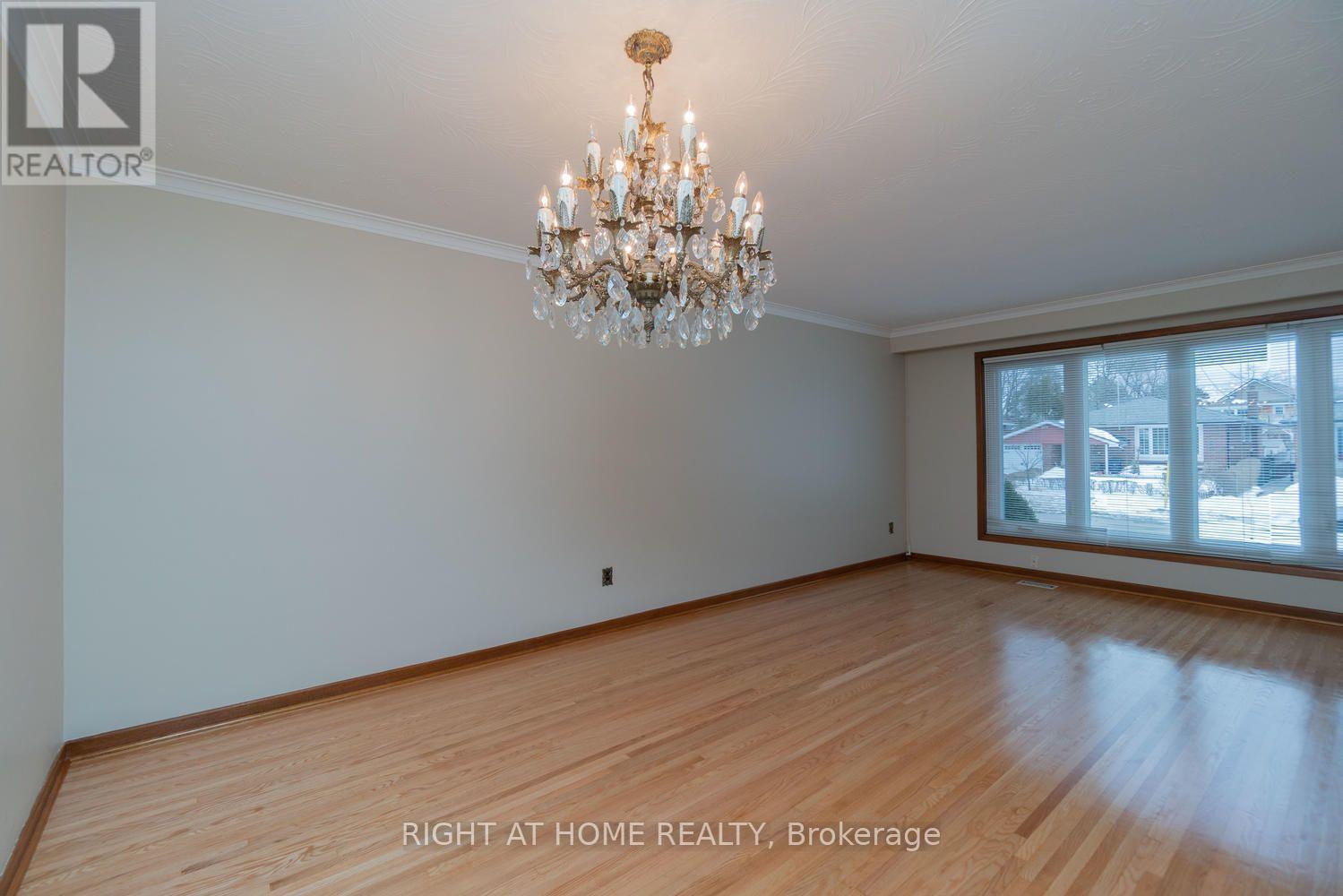 55 Limevale Crescent, Toronto, Ontario  M1E 2K5 - Photo 4 - E13558912