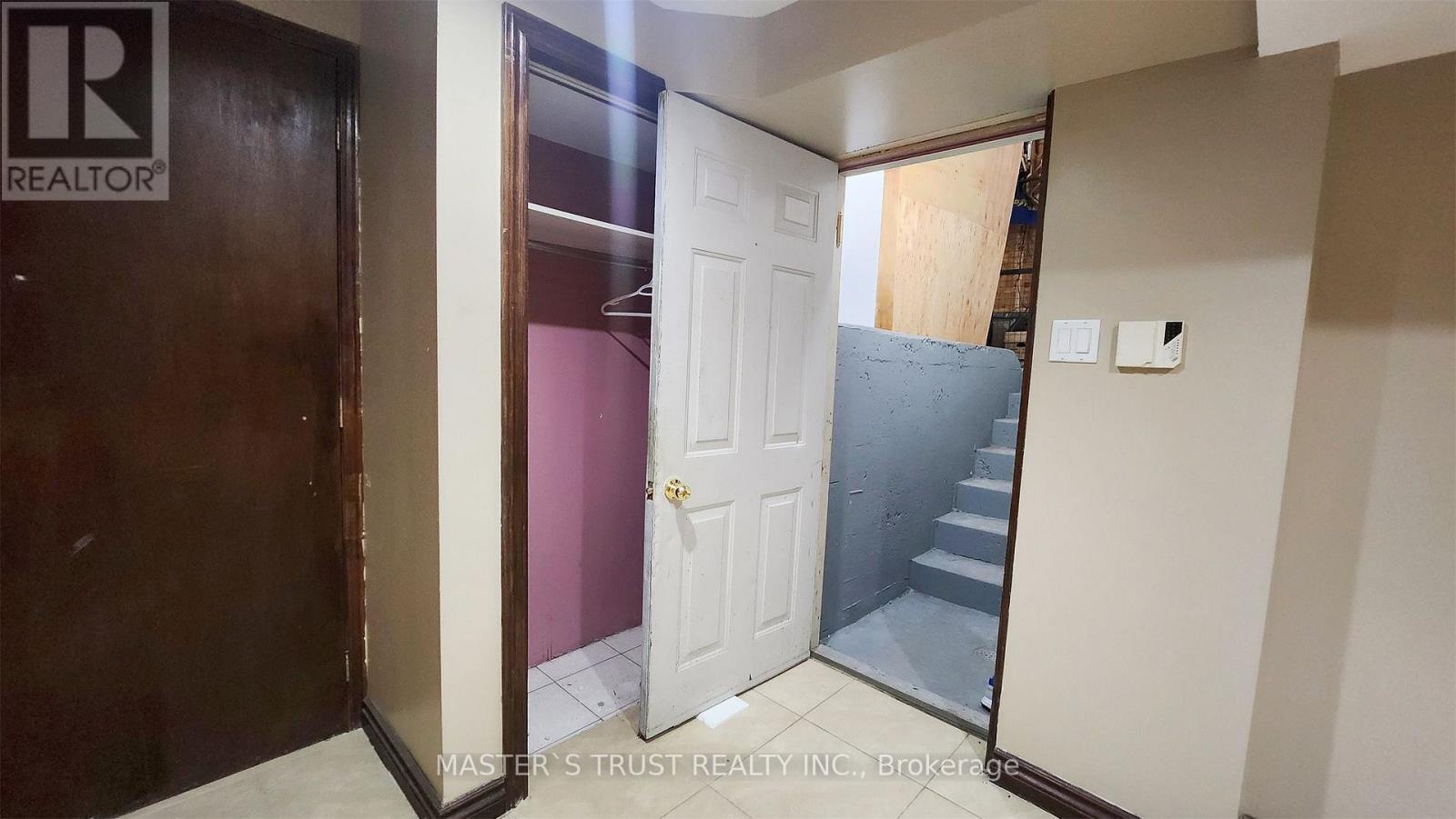 9 Springer Drive, Richmond Hill, Ontario  L4C 0E9 - Photo 4 - N13558954
