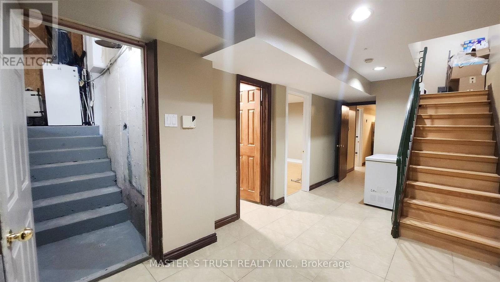 9 Springer Drive, Richmond Hill, Ontario  L4C 0E9 - Photo 6 - N13558954