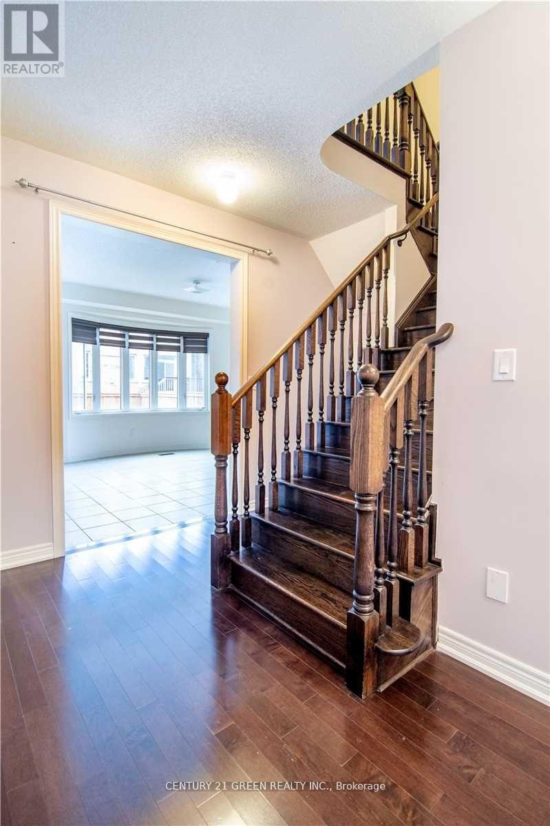 73 Thornbush Boulevard, Brampton, Ontario  L7A 4J9 - Photo 10 - W13558902