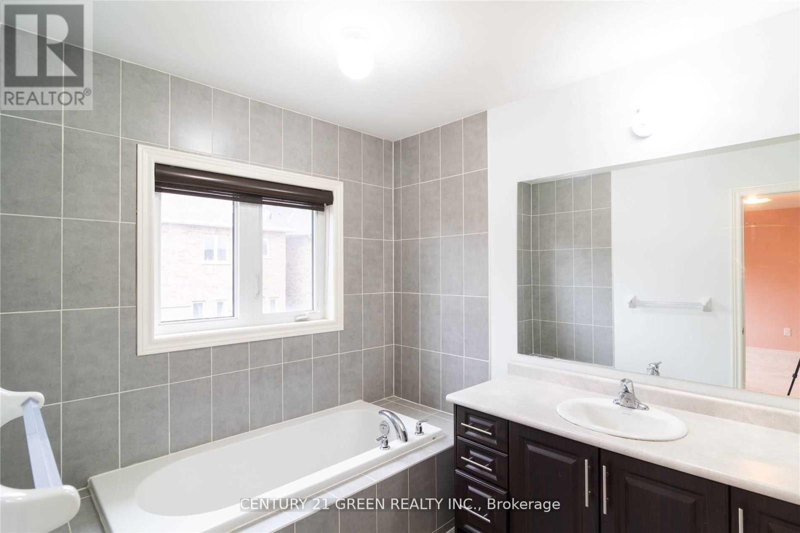 73 Thornbush Boulevard, Brampton, Ontario  L7A 4J9 - Photo 17 - W13558902