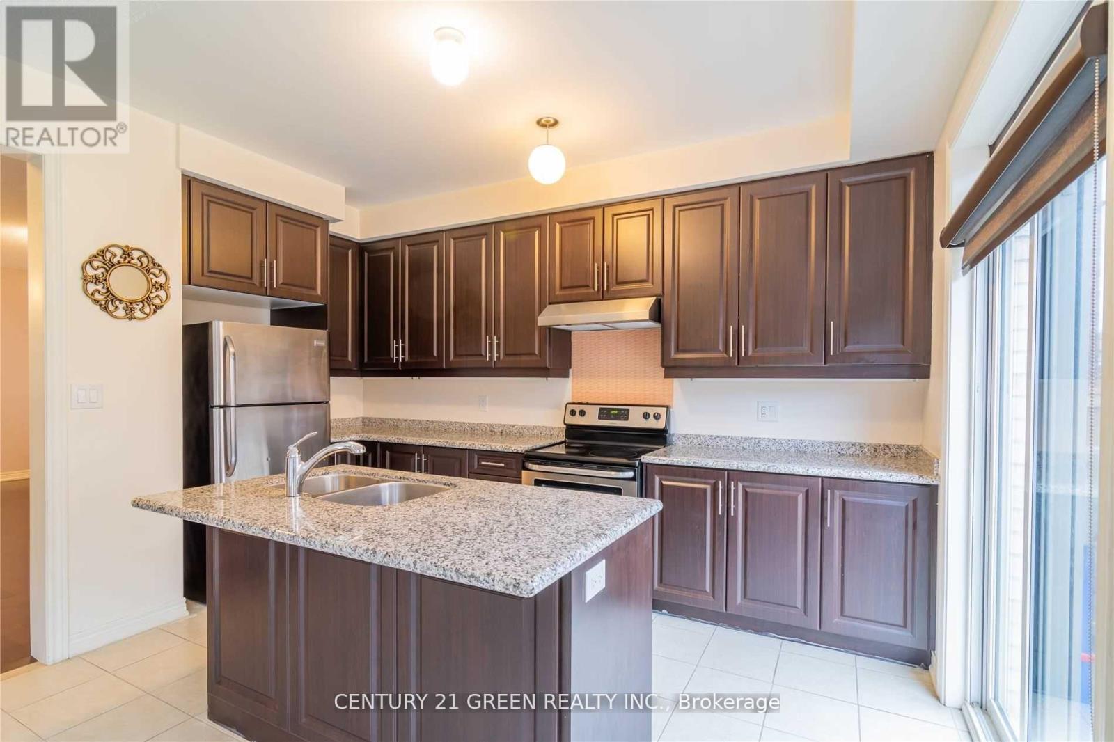 73 Thornbush Boulevard, Brampton, Ontario  L7A 4J9 - Photo 5 - W13558902