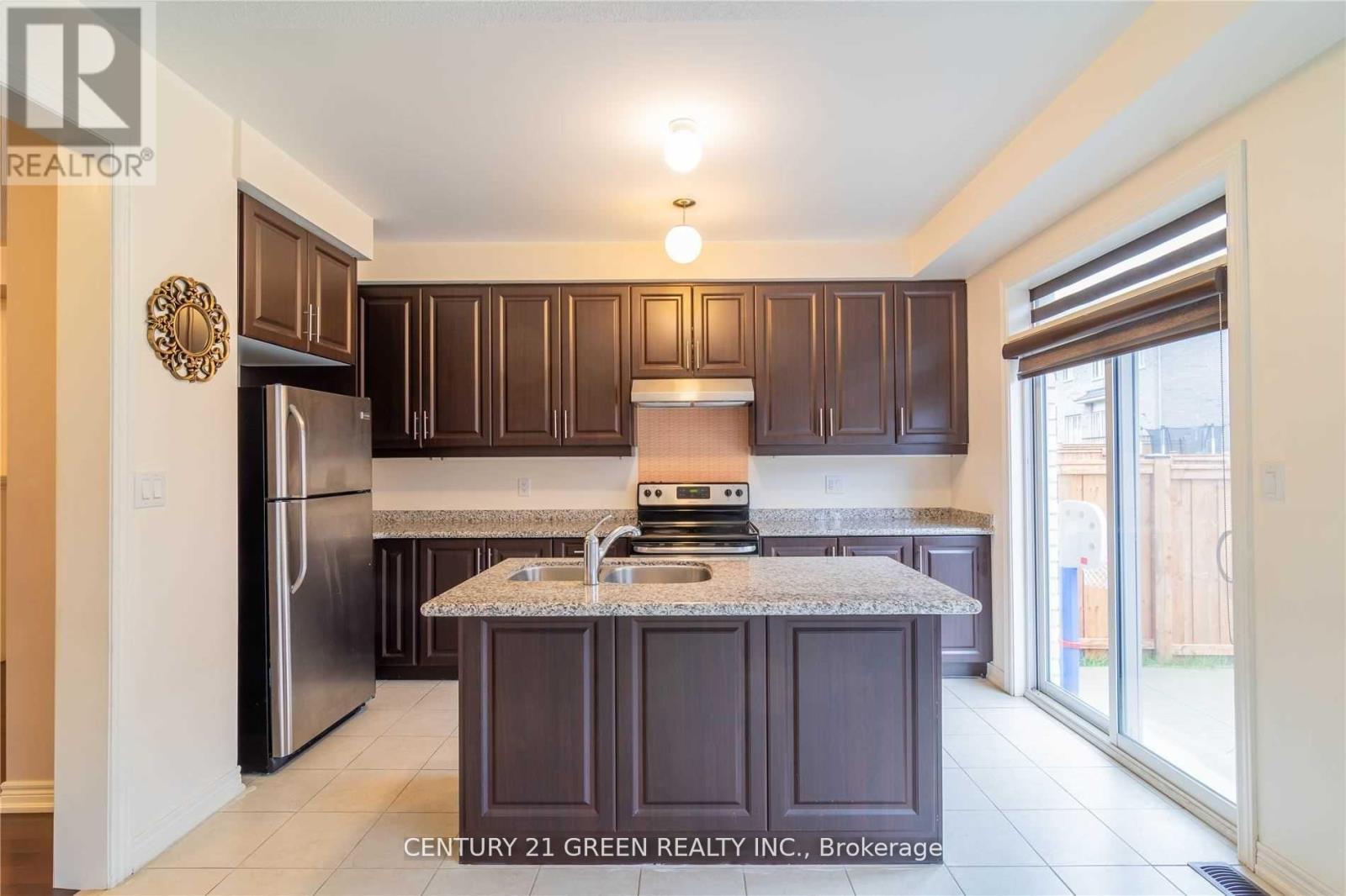 73 Thornbush Boulevard, Brampton, Ontario  L7A 4J9 - Photo 6 - W13558902