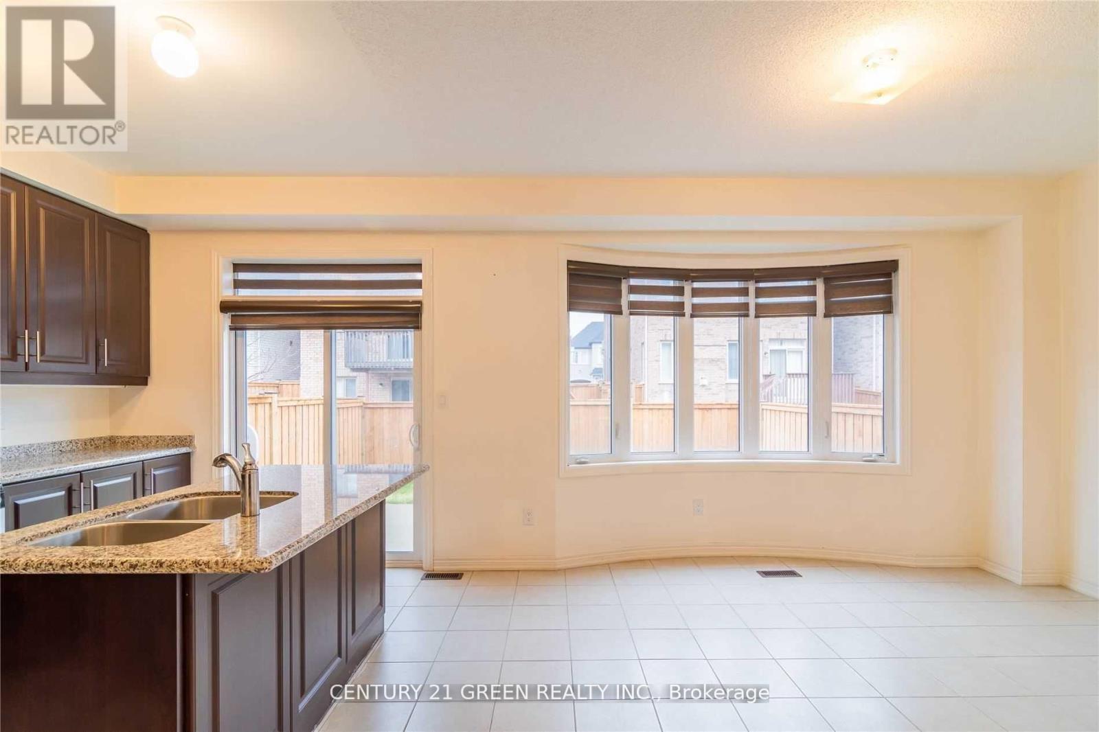 73 Thornbush Boulevard, Brampton, Ontario  L7A 4J9 - Photo 7 - W13558902