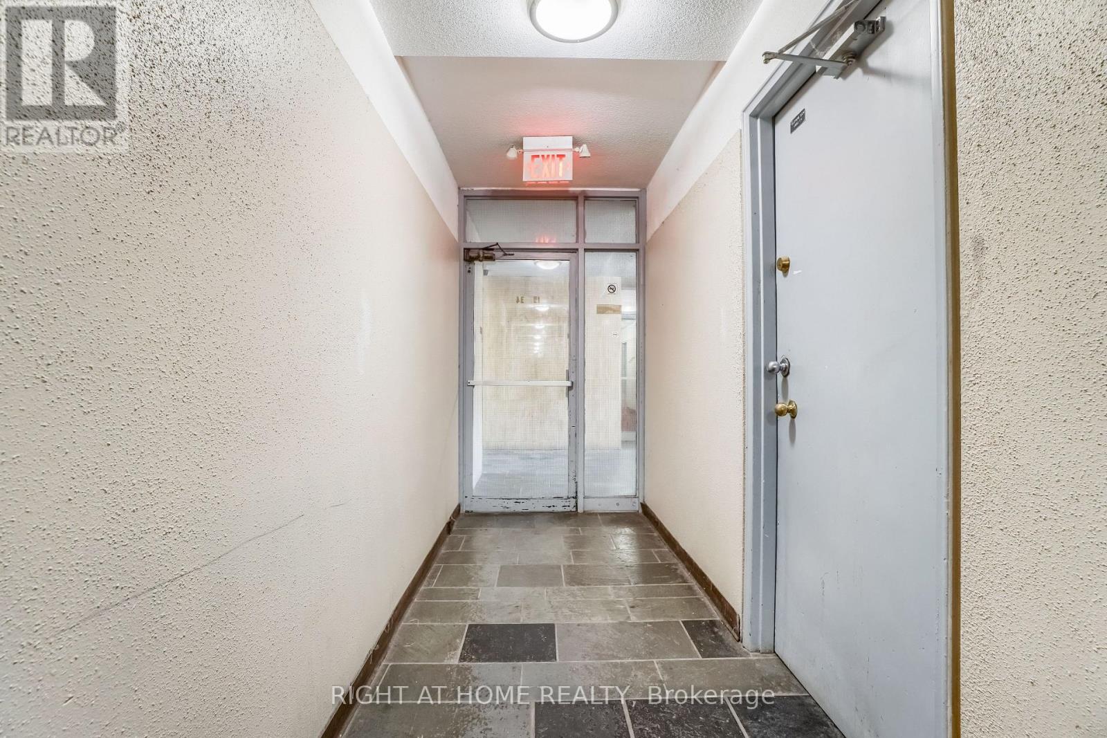 345 The East Mall, Toronto, Ontario  M9B 3Z8 - Photo 10 - W13558960