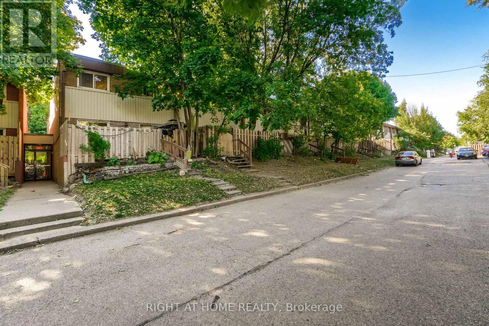 345 The East Mall, Toronto, Ontario  M9B 3Z8 - Photo 18 - W13558960