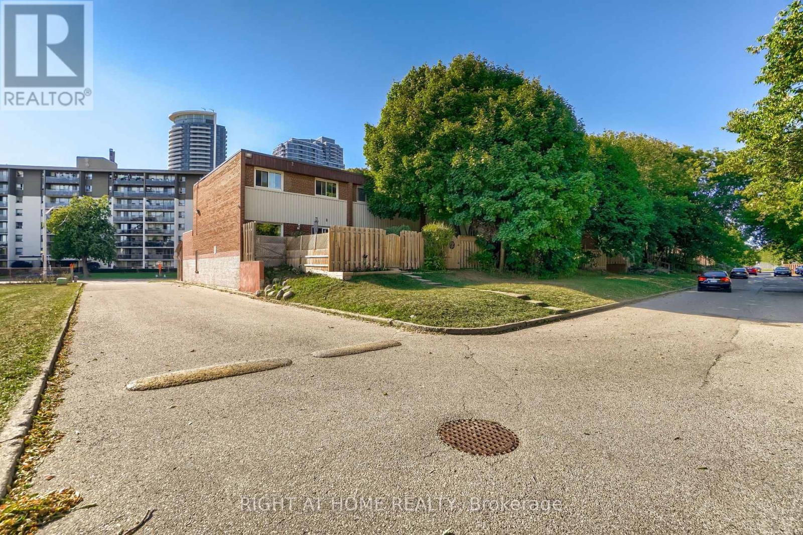 345 The East Mall, Toronto, Ontario  M9B 3Z8 - Photo 19 - W13558960