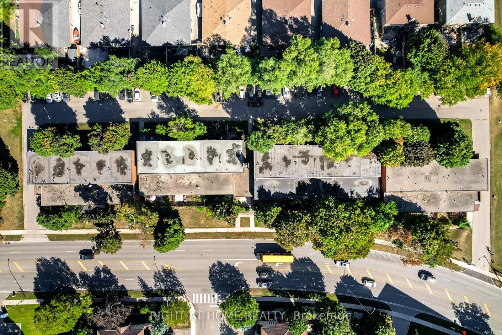 345 The East Mall, Toronto, Ontario  M9B 3Z8 - Photo 2 - W13558960