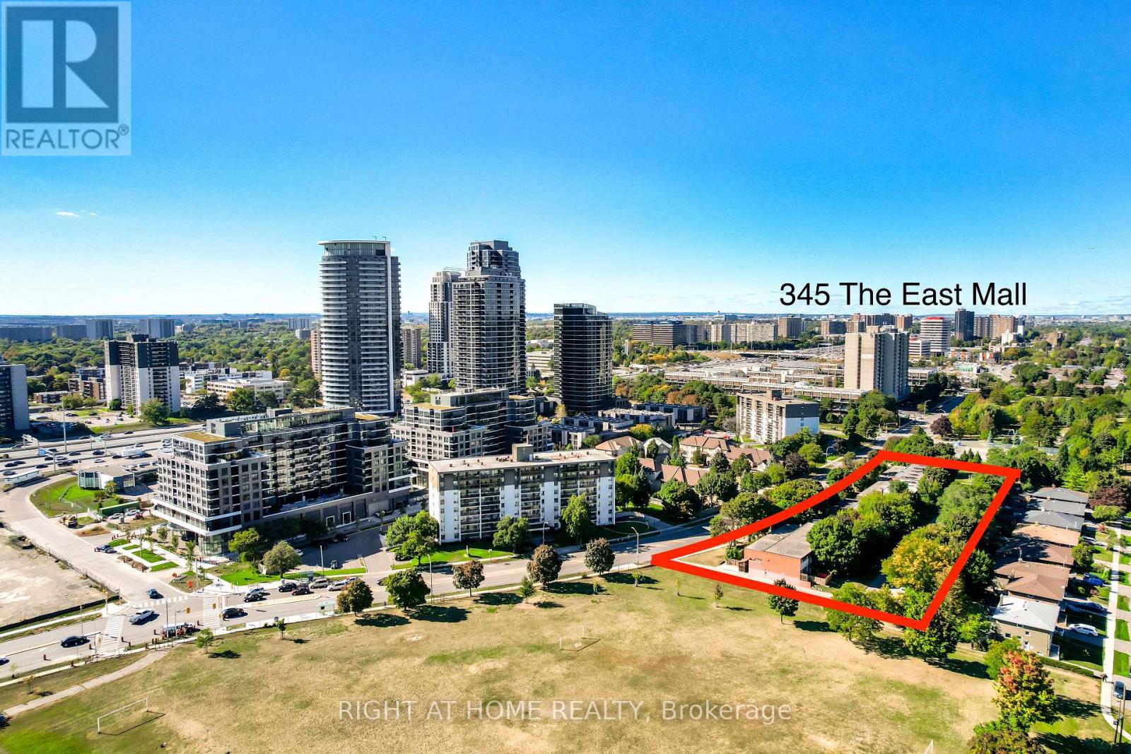345 The East Mall, Toronto, Ontario  M9B 3Z8 - Photo 3 - W13558960
