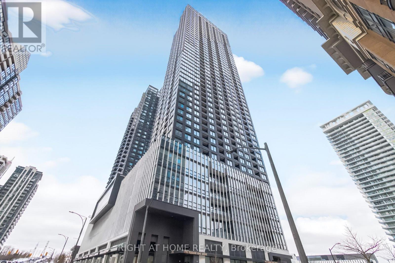315 - 395 SQUARE ONE DRIVE, Mississauga (City Centre)