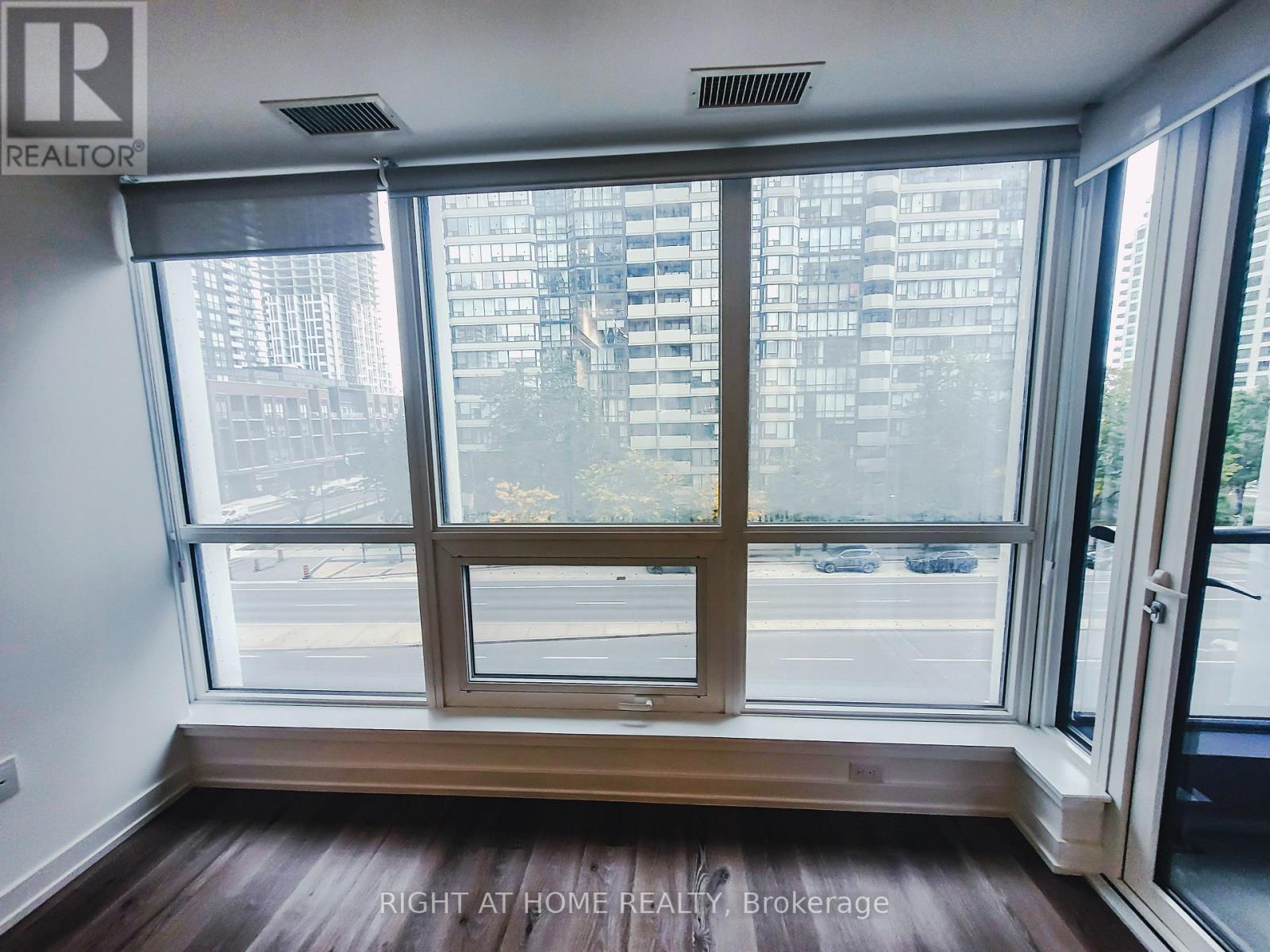 315 - 395 Square One Drive, Mississauga, Ontario  L5B 0P6 - Photo 11 - W13559004