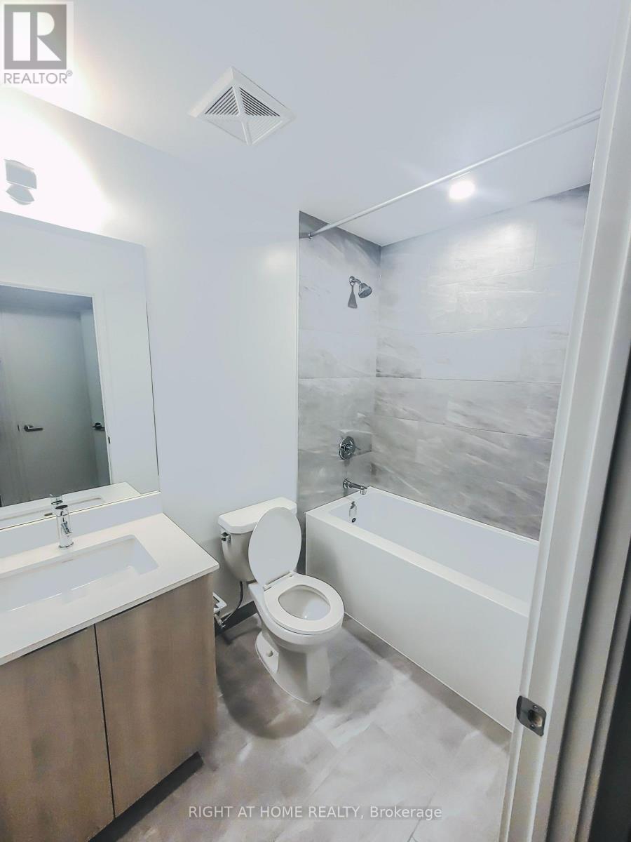 315 - 395 Square One Drive, Mississauga, Ontario  L5B 0P6 - Photo 8 - W13559004