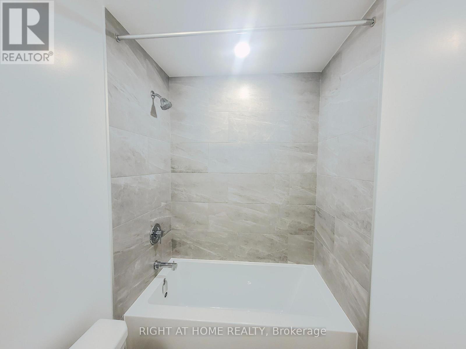 315 - 395 Square One Drive, Mississauga, Ontario  L5B 0P6 - Photo 9 - W13559004