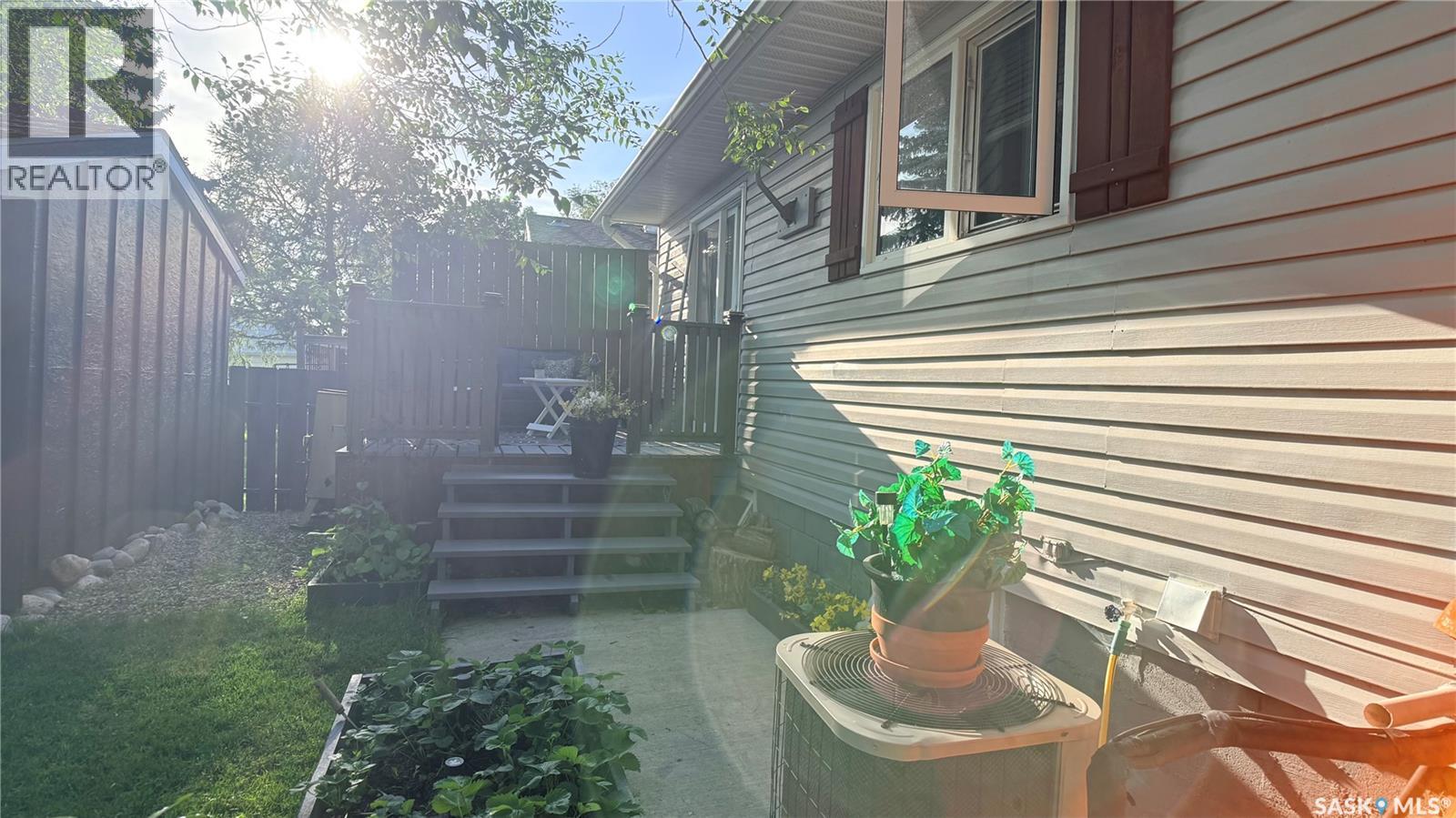 709 Prospect Avenue, Oxbow, Saskatchewan  S0C 2B0 - Photo 38 - SK042373