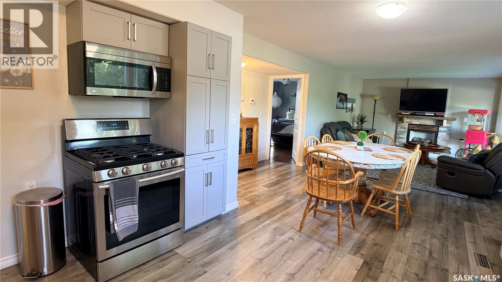 709 Prospect Avenue, Oxbow, Saskatchewan  S0C 2B0 - Photo 7 - SK042373