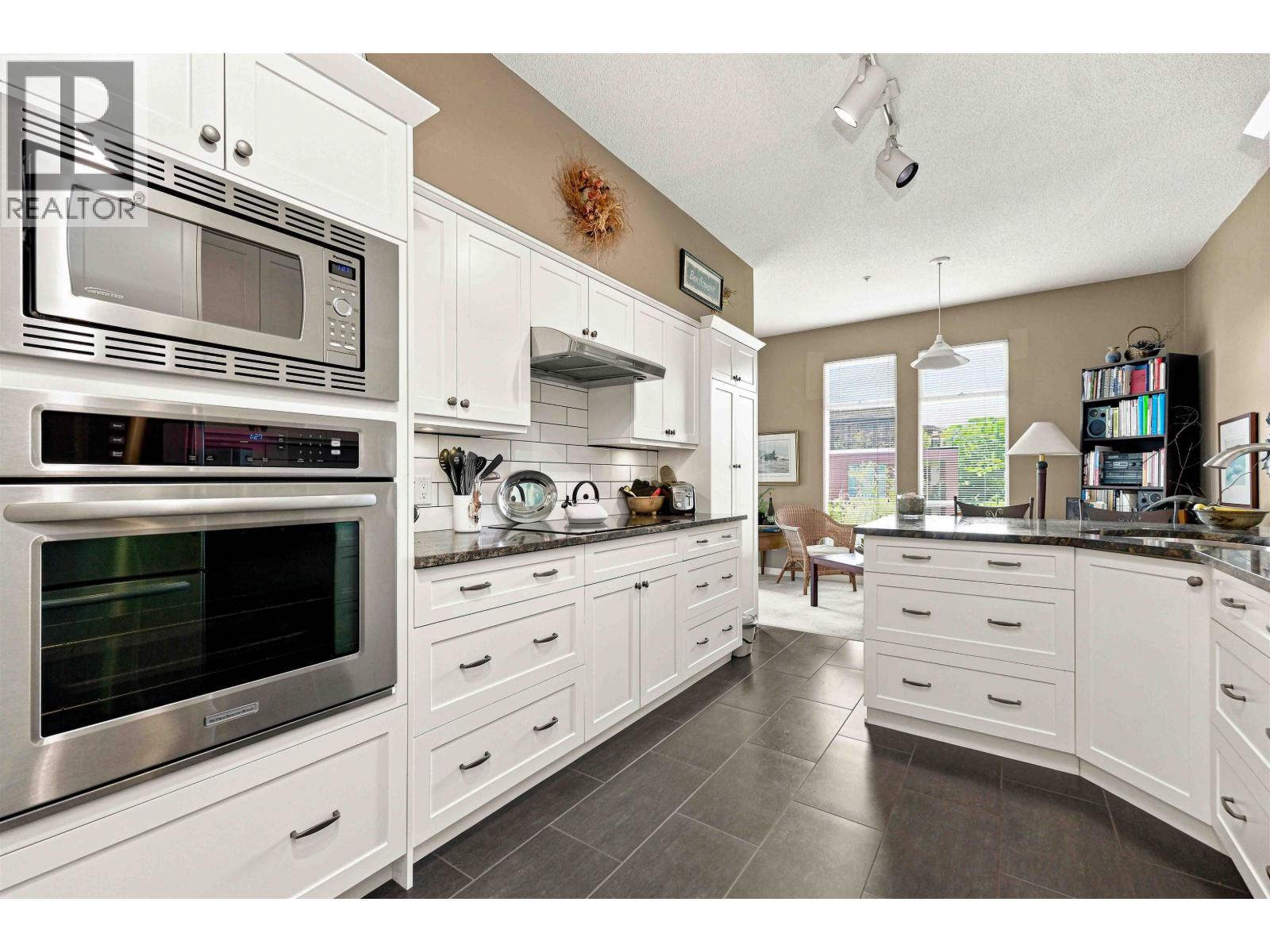 308 8 Laguna Court, New Westminster, British Columbia V3M 6M6 - Photo 8 - R3145492