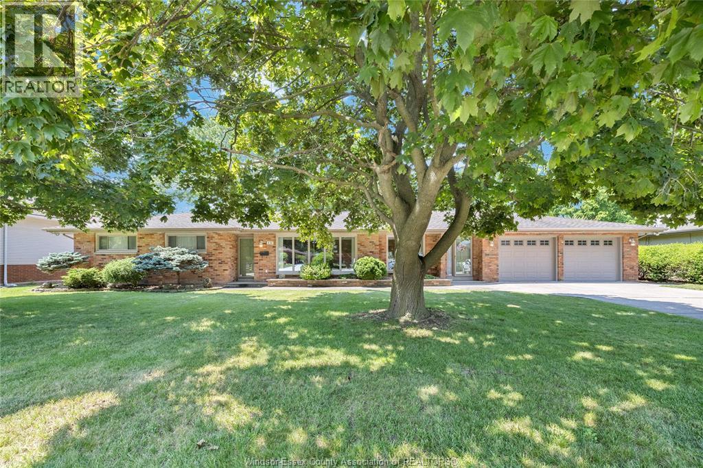333 Barry, Tecumseh, Ontario