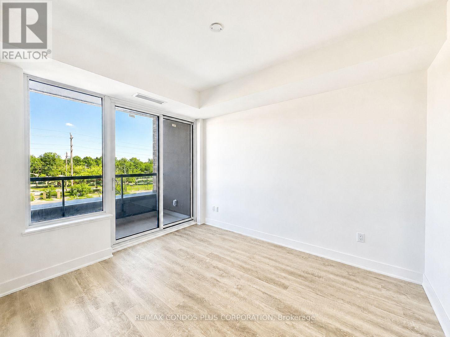 216 - 185 Deerfield Road, Newmarket, Ontario  L3Y 0G7 - Photo 5 - N13559012