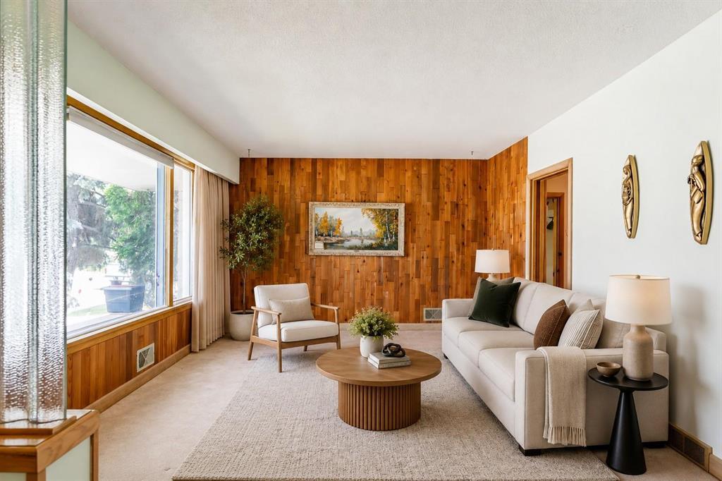 2 Crowson Bay, Winnipeg, Manitoba R3T 0J8 - Photo 1 - 202616502