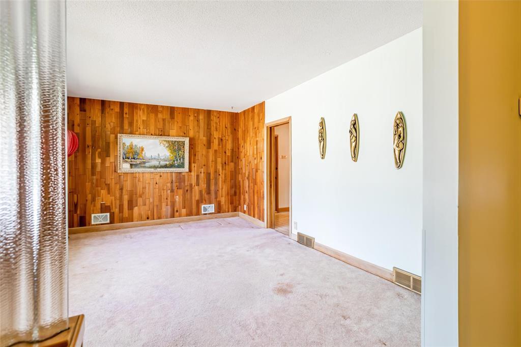 2 Crowson Bay, Winnipeg, Manitoba R3T 0J8 - Photo 3 - 202616502