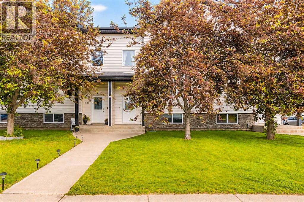 306 17 Street E, Brooks