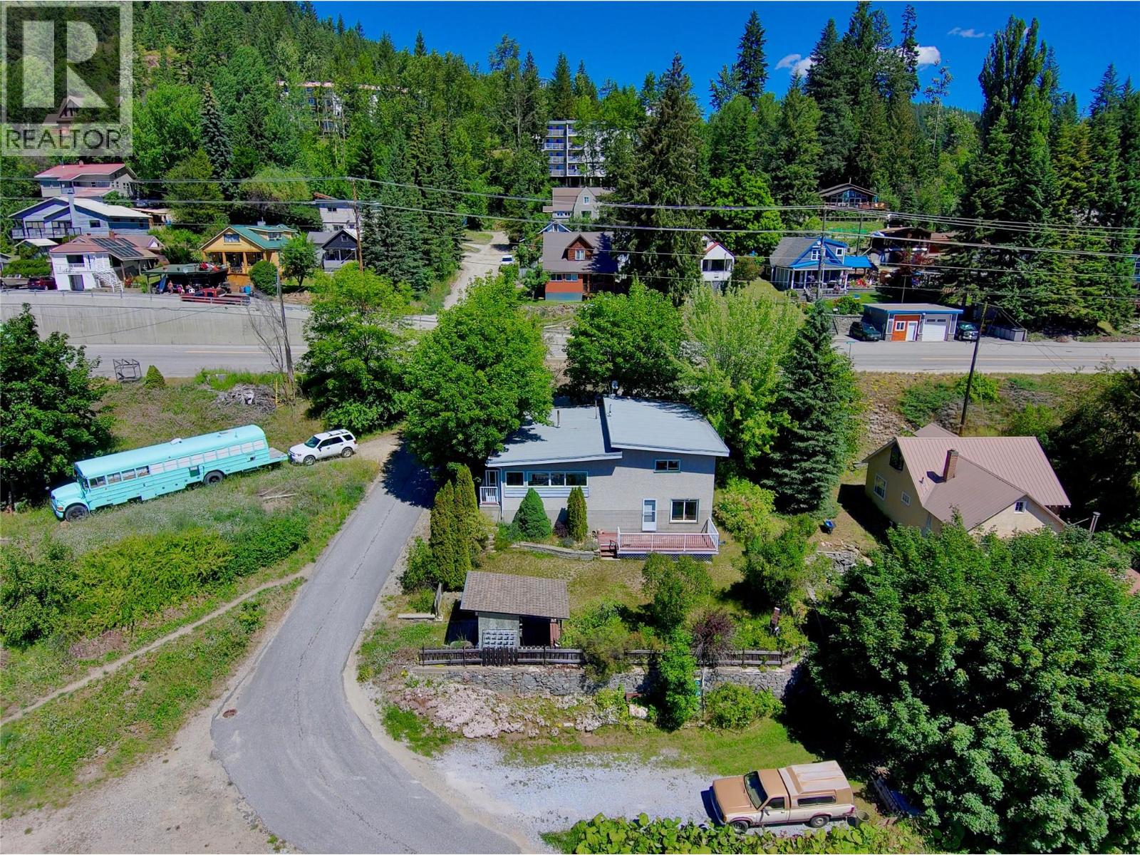 1603 Harasin Alley, Rossland, British Columbia  V0G 1Y0 - Photo 4 - 10394433