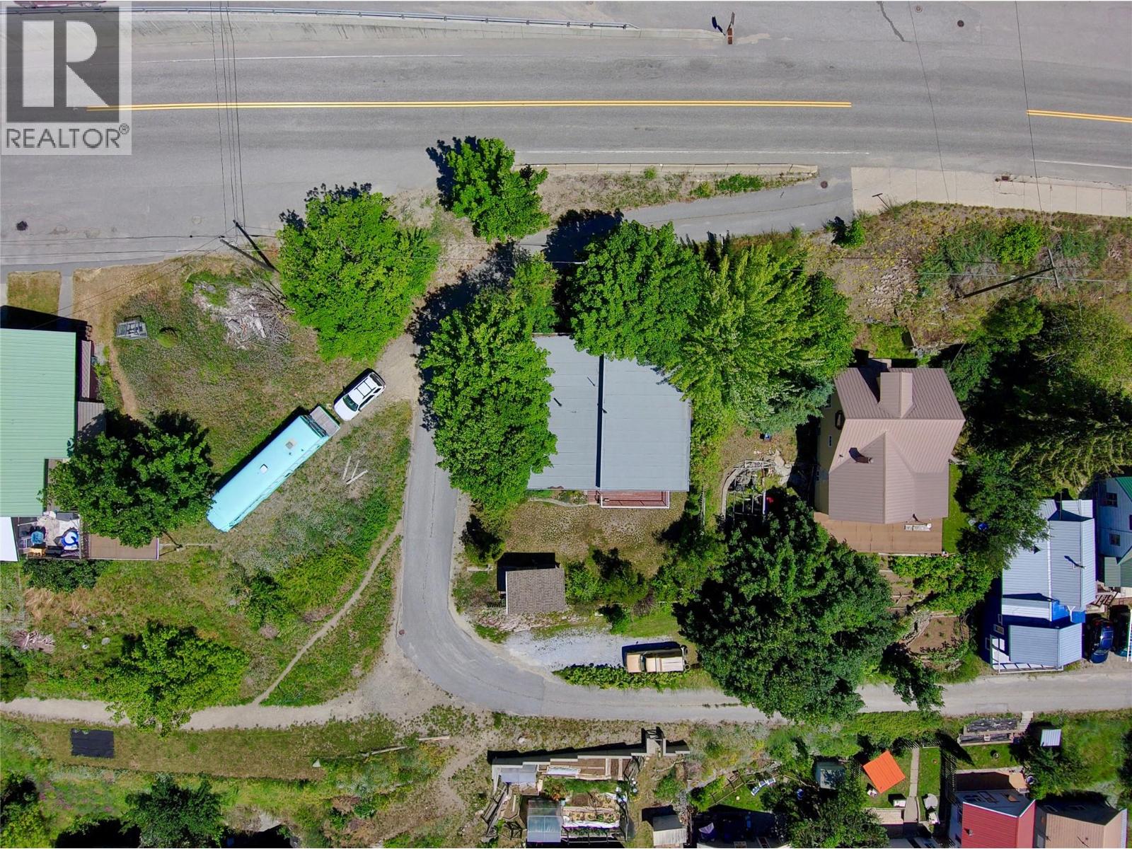 1603 Harasin Alley, Rossland, British Columbia  V0G 1Y0 - Photo 8 - 10394433