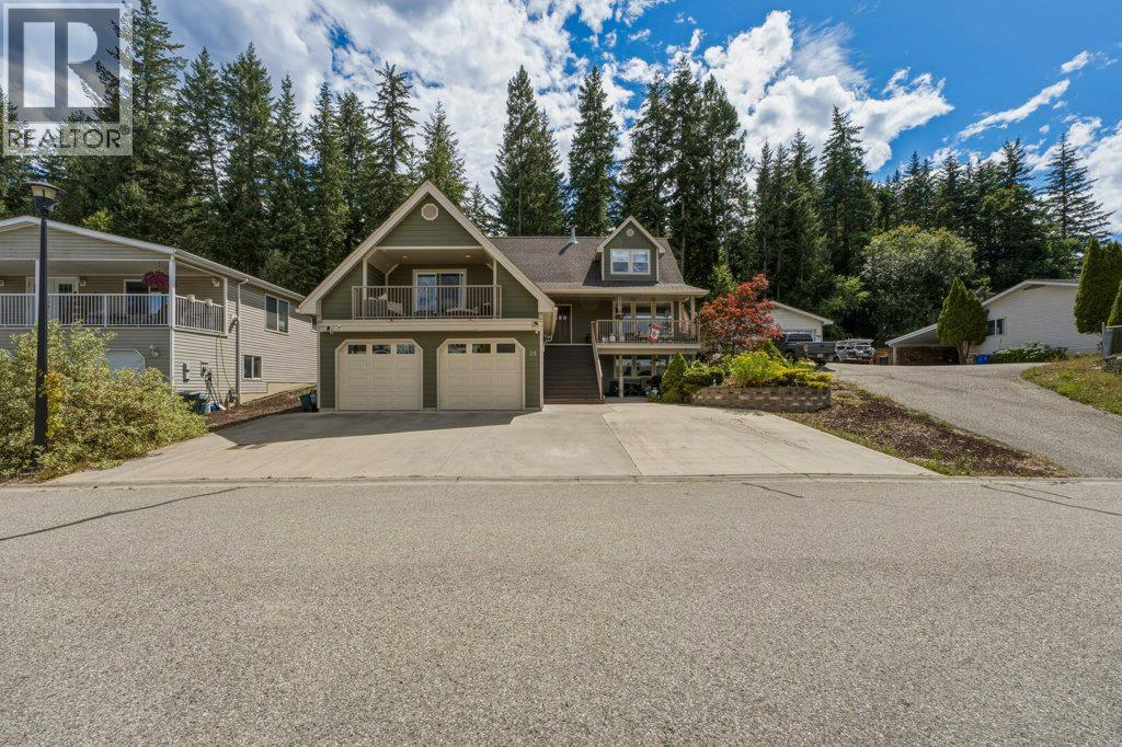 900 10 Avenue SE Unit# 28, Salmon Arm, British Columbia  V1E 2W6 - Photo 2 - 10393729