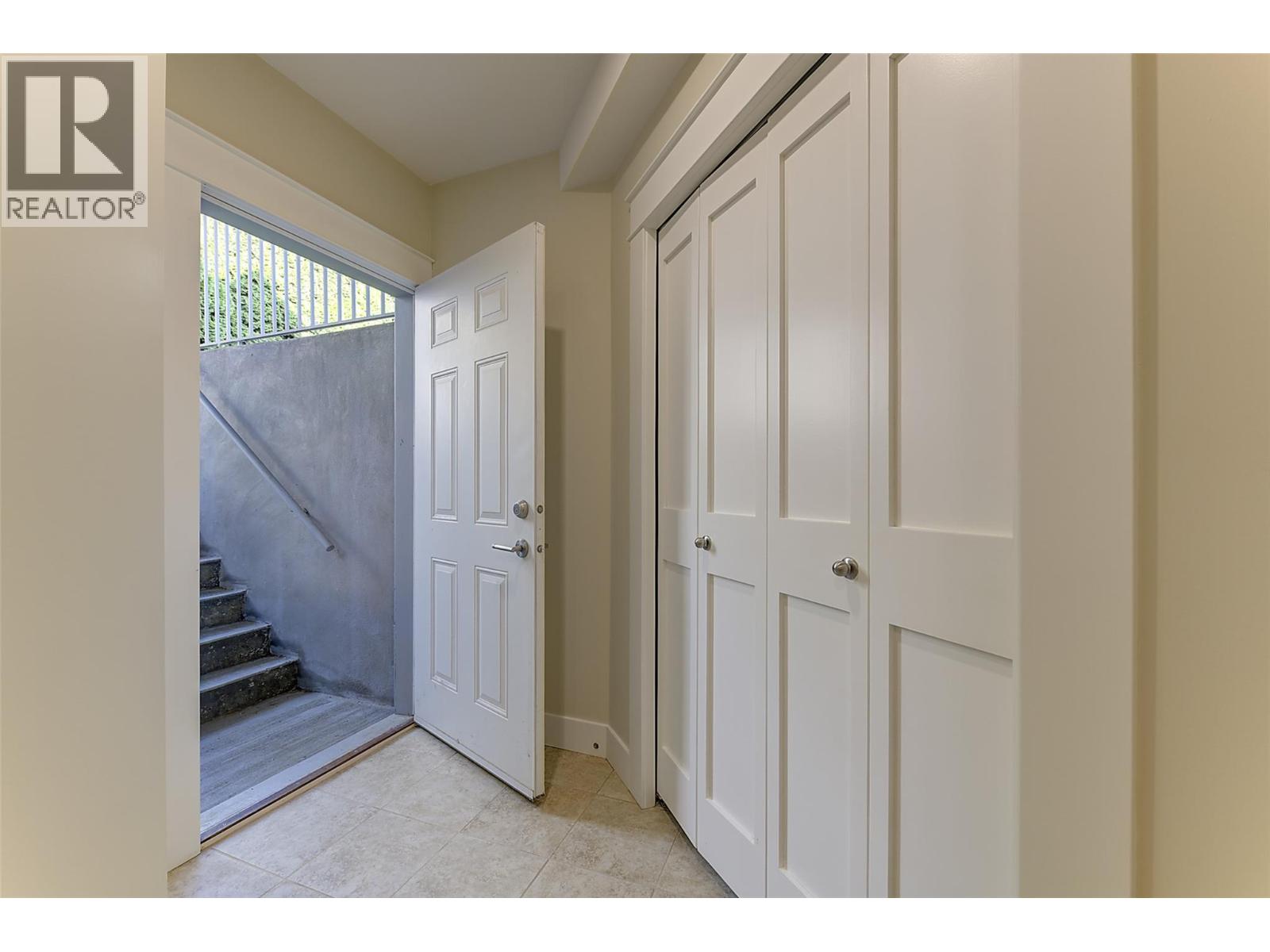 Listing image 65