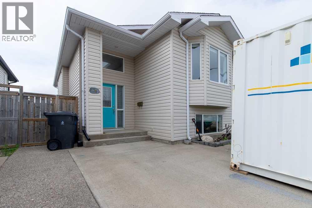 48 Blackfoot Court W, lethbridge, Alberta