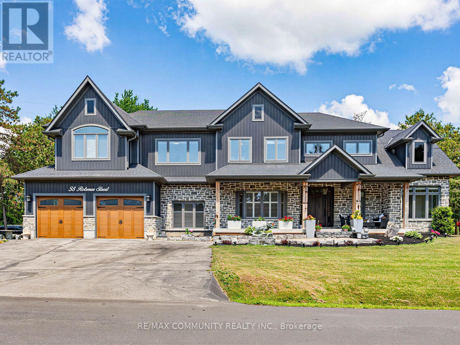 38 Robmar Street E, Whitby, Ontario  L1M 1T7 - Photo 2 - E13559070
