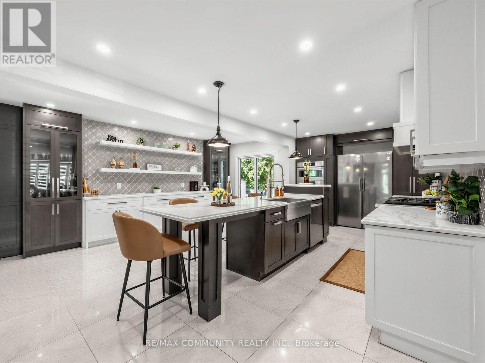 38 Robmar Street E, Whitby, Ontario  L1M 1T7 - Photo 9 - E13559070