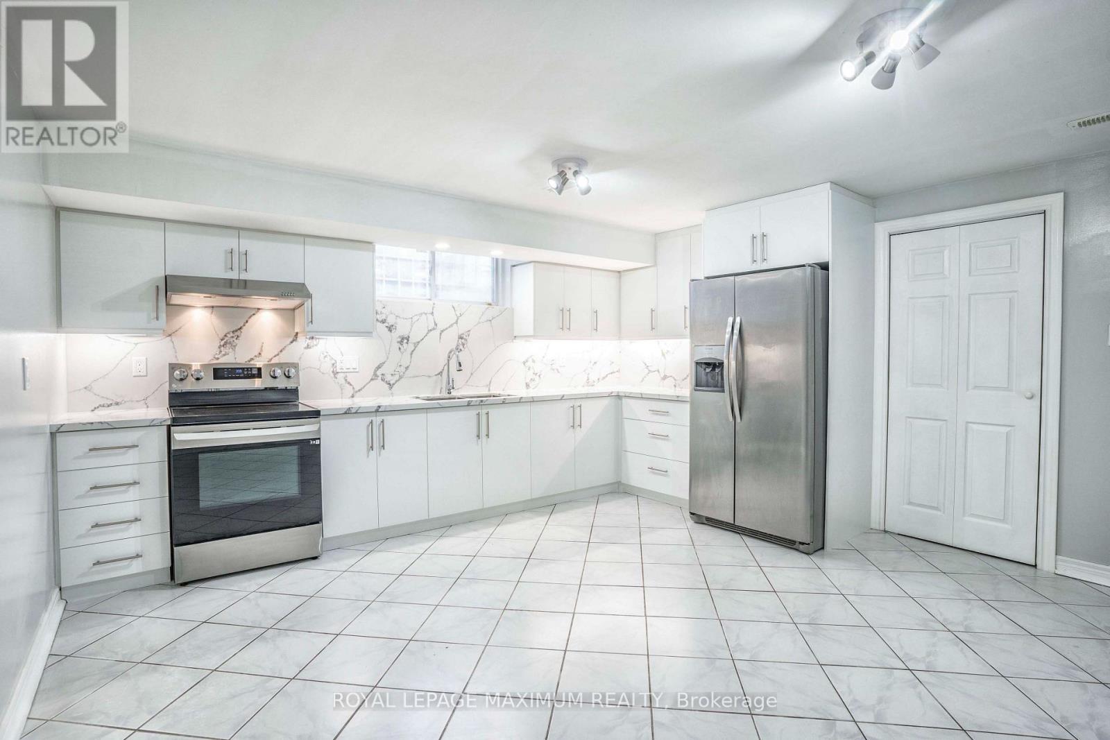 Basement - 641 Caledonia Road, Toronto, Ontario M6E 4V7 - Photo 12 - W13559108